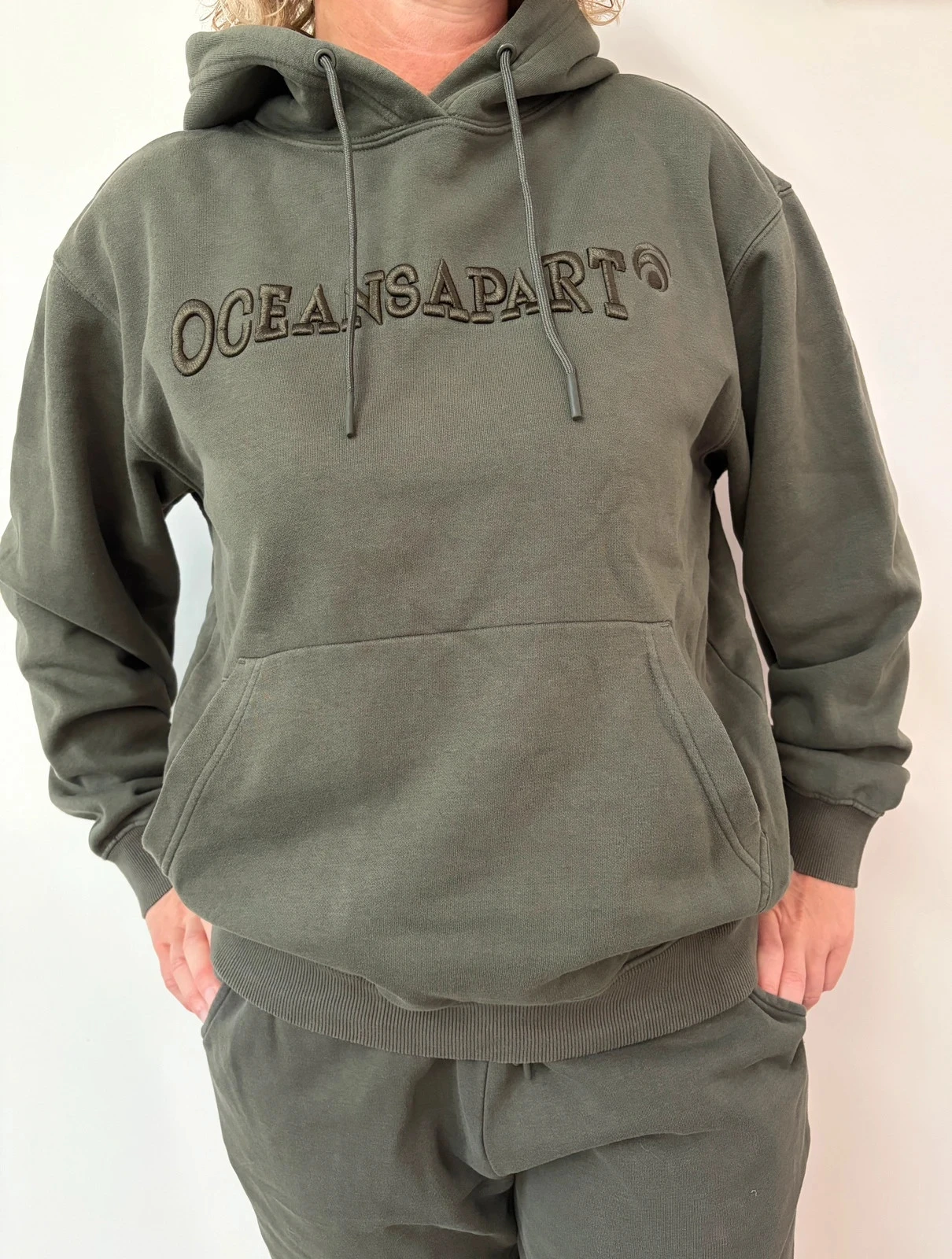 Conjunto Oceansapart caqui – Sudadera con capucha y pantalón de chándal – Talla M – Estado perfecto – photo 5